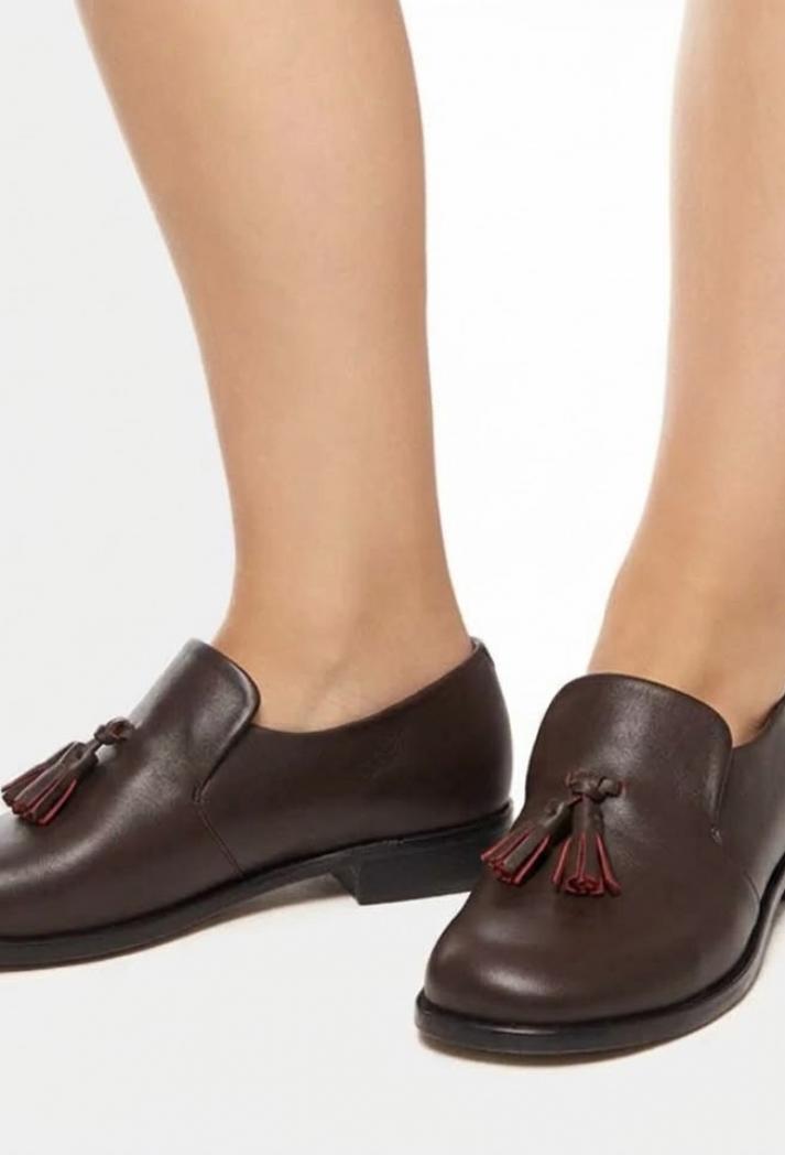 AUDLEY Women's low-heeled leather shoe. 